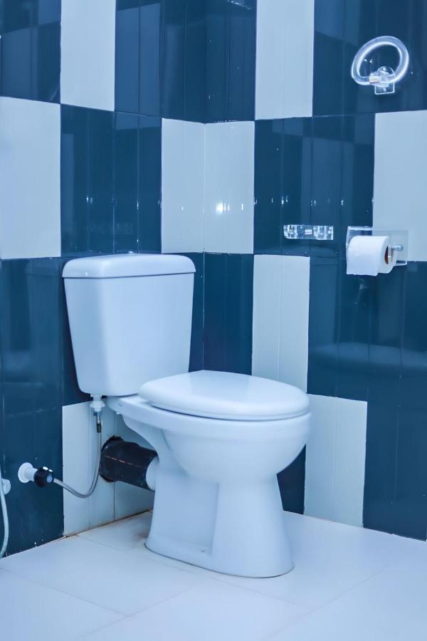 Royal Hub Hotell Kudapaduwa Exteriör bild